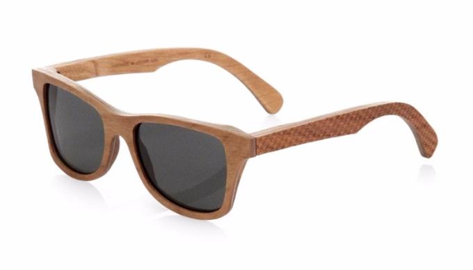 Favorable Reviews - Wood Frame Sunglasses