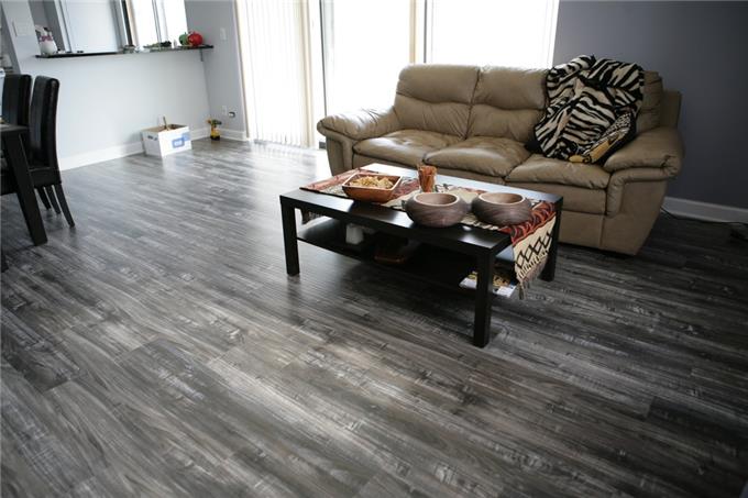 Traditional Hardwood Floors - Exquisite Laminate Floors Add Luxury