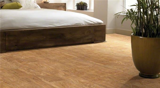 Combining Traditional - Laminate Flooring