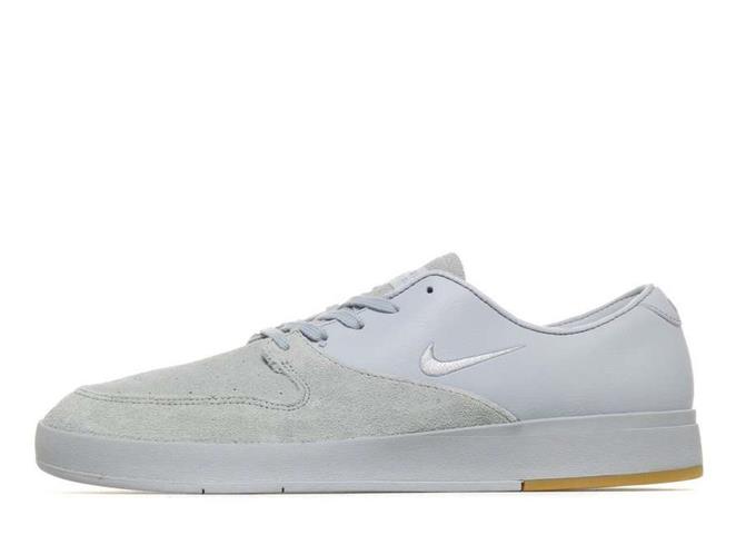 Grey Colourway With - Nike's Iconic Swoosh The