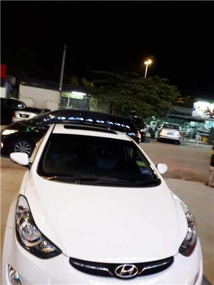 Hyundai Elantra - White Color