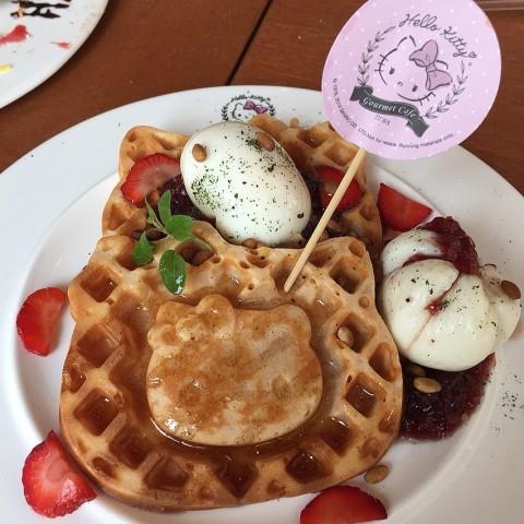 With Sweet Tooth - Hello Kitty Gourmet Cafe