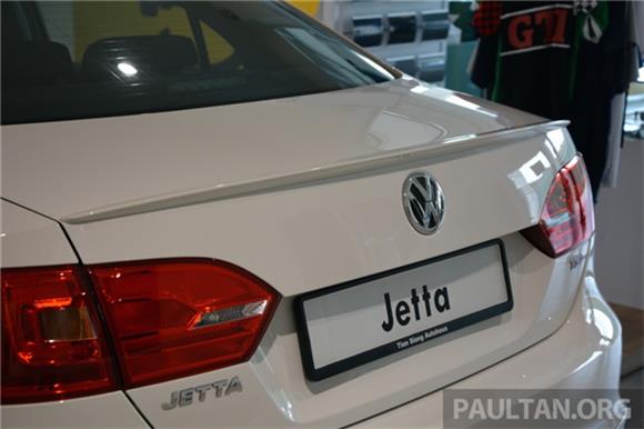 Head Unit With Navigation - Jetta Limited Edition