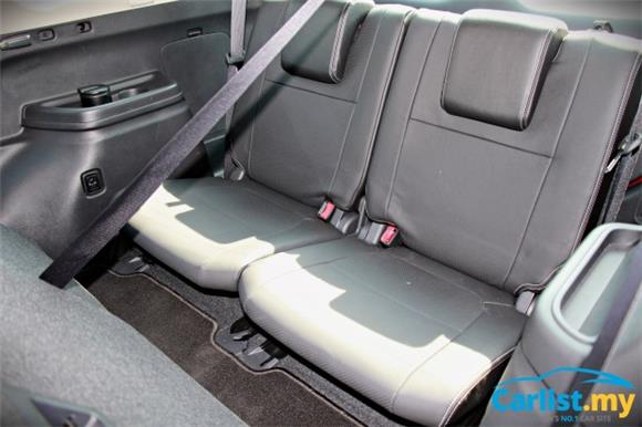 Three Rows Seats - Rear Air Cond Vents