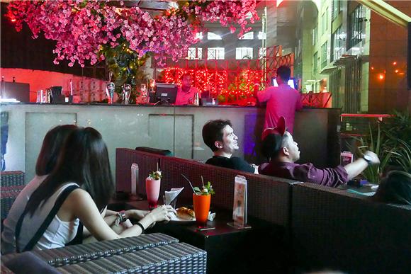 Frisky Rooftop Bar - Yap Kwan Seng