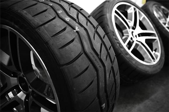 Reading Reviews About - Performance Tyre Falken Azenis
